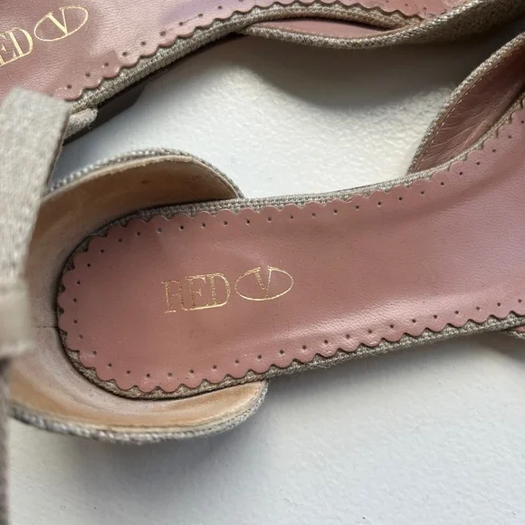 Valentino Sandals lightly worn size 7.5 with one strap missing - Picture 3 of 3